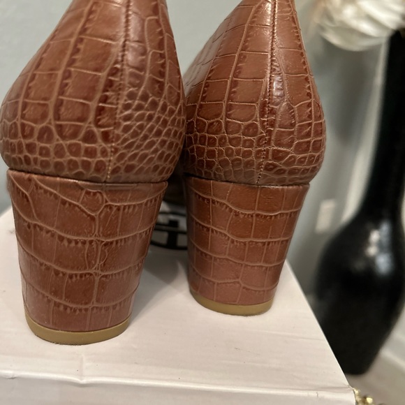 New Giani Bernini Heels - Picture 8 of 13